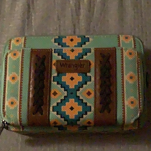 Wrangler Southwestern Printed Purse - Picture 1 of 4